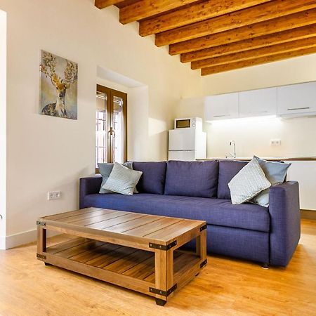 Stunning Apartment In Central Севілья Екстер'єр фото