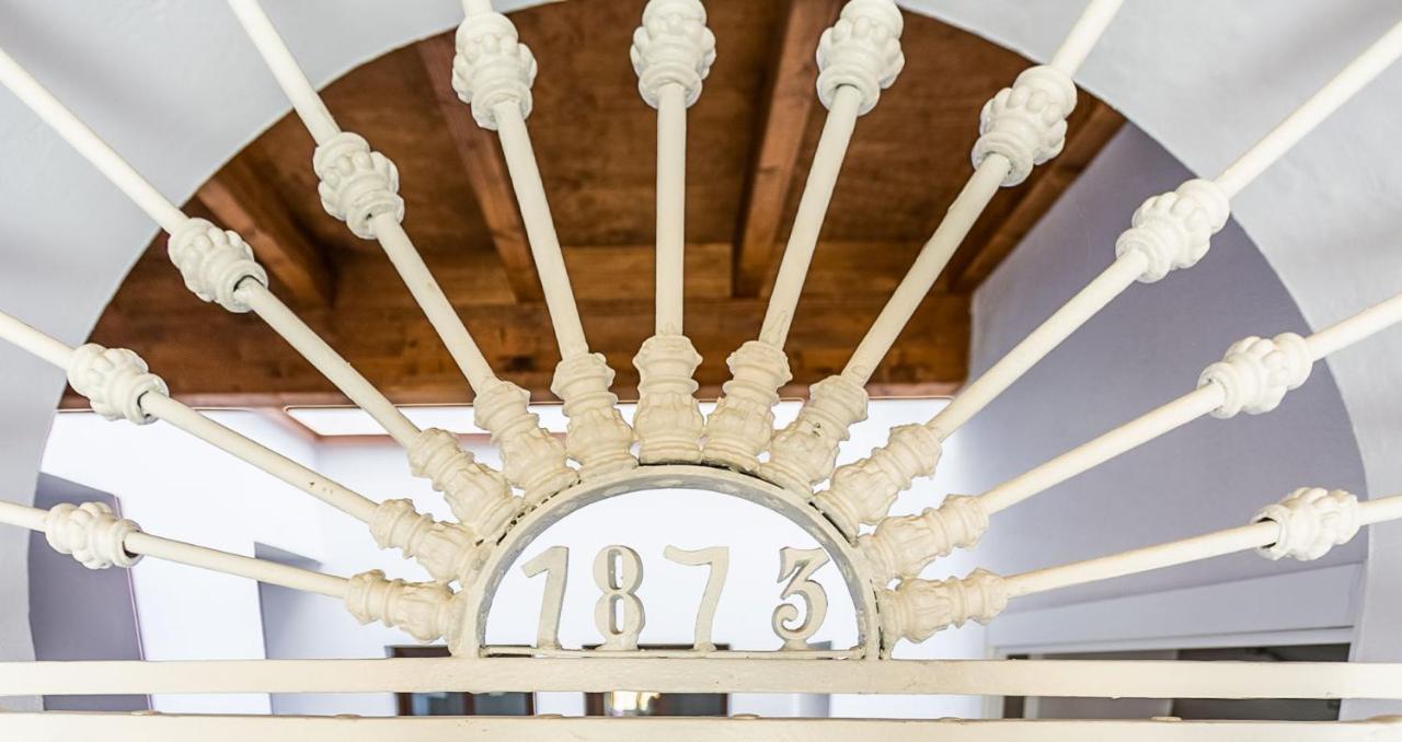 Stunning Apartment In Central Севілья Екстер'єр фото