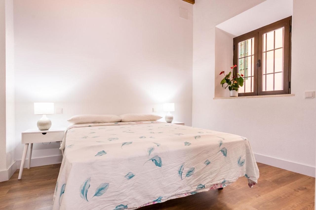 Stunning Apartment In Central Севілья Екстер'єр фото