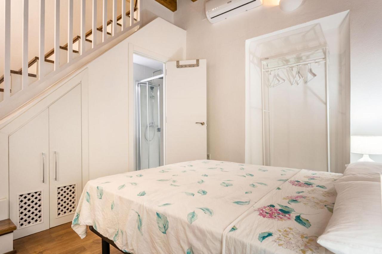 Stunning Apartment In Central Севілья Екстер'єр фото