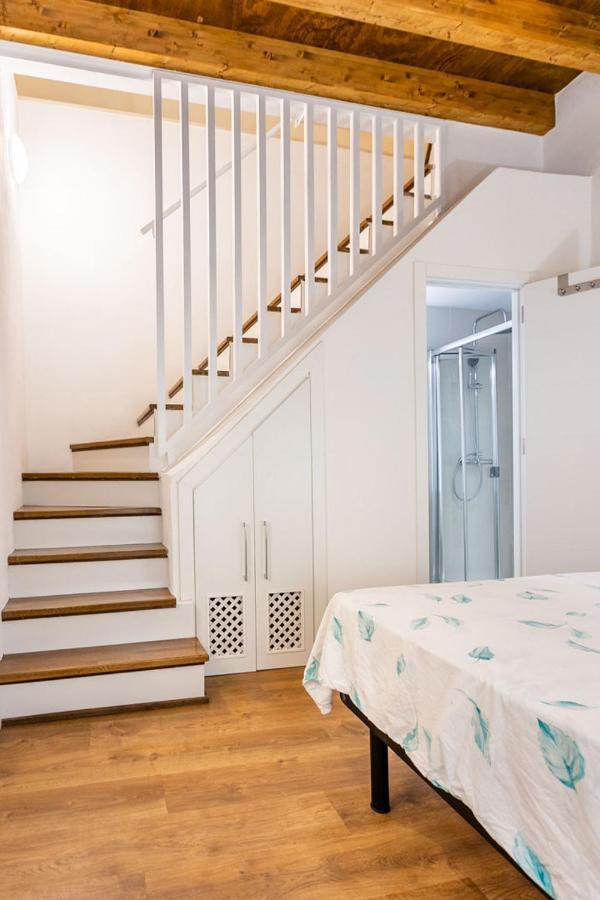 Stunning Apartment In Central Севілья Екстер'єр фото