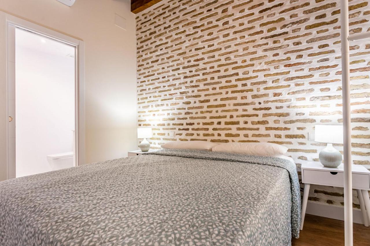 Stunning Apartment In Central Севілья Екстер'єр фото