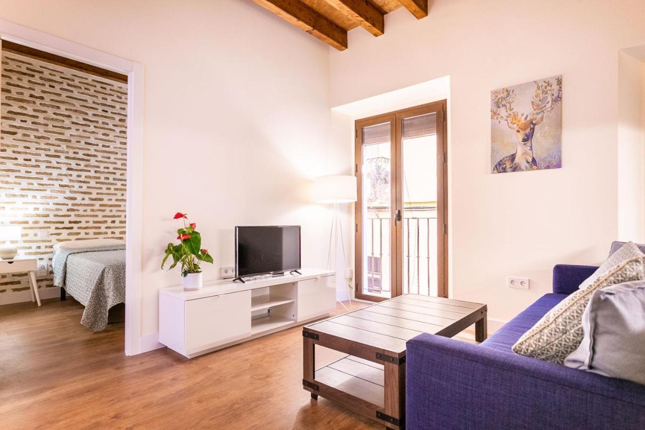 Stunning Apartment In Central Севілья Екстер'єр фото