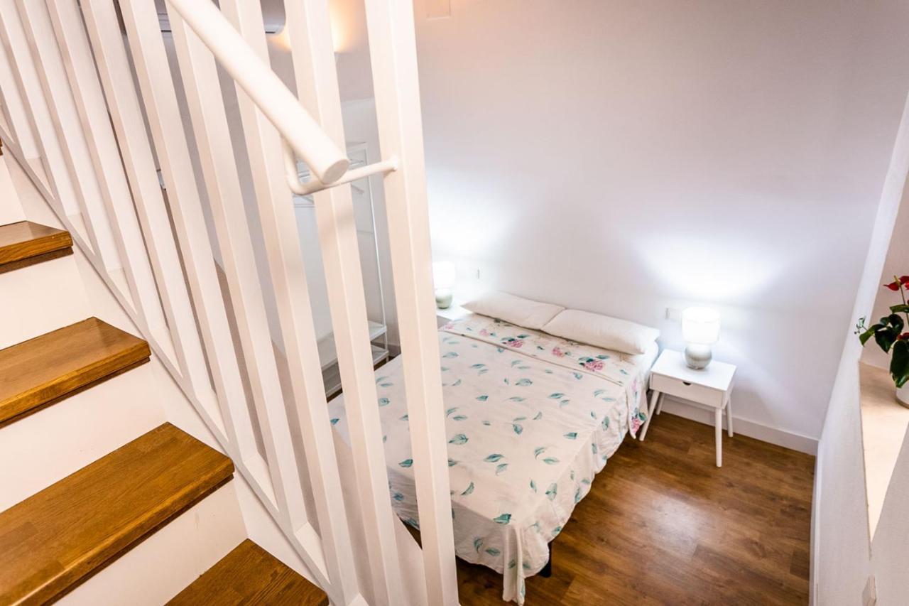 Stunning Apartment In Central Севілья Екстер'єр фото